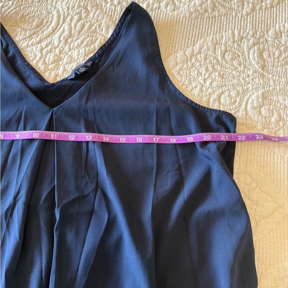 Tommy Hilfiger silky blue sleeveless top - flowy and perfect for layering! XL - Picture 5 of 6